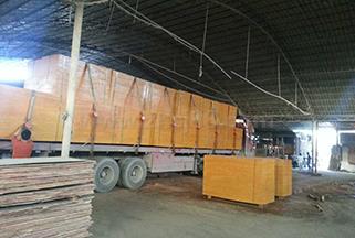 發往湖北荊門的建筑模板 