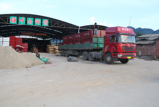 發往云南的竹膠板