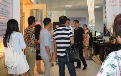 參觀中南神箭辦公環(huán)境