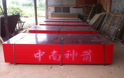 竹膠板排排放-中南神箭 竹膠板排排放-中南神箭