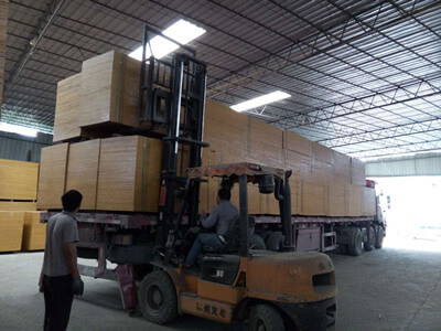 中南神箭建筑木模板待發往福建漳州