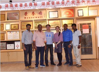 磚托板生產廠家熱烈歡迎印度友人蒞臨中南神箭考察磚托板