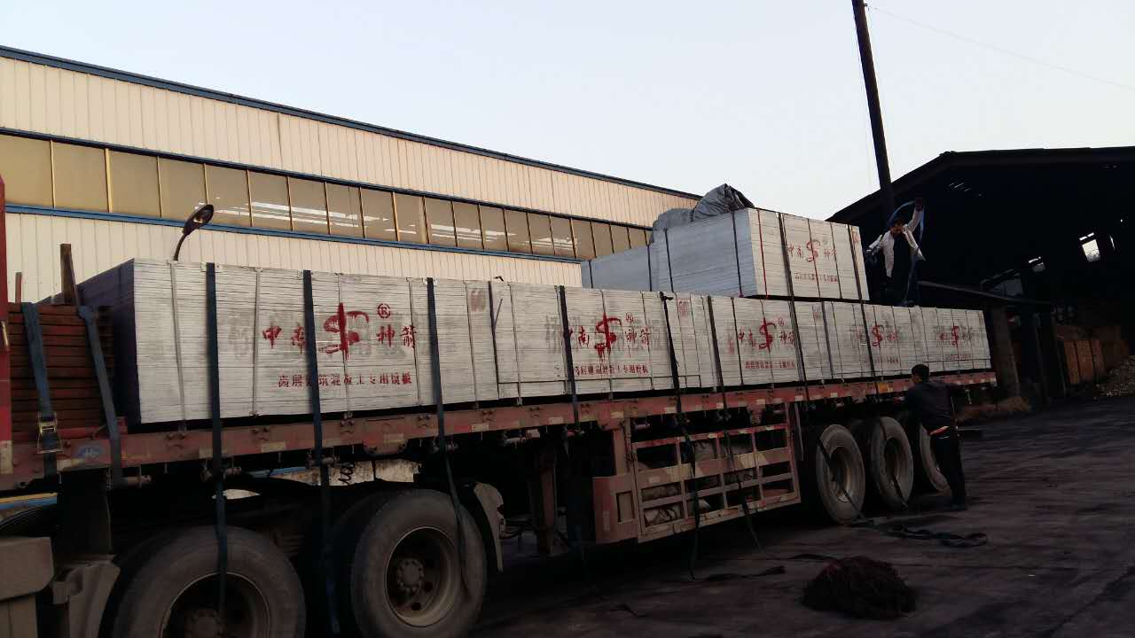 廣東客戶來電說中南神箭橋梁竹膠板……