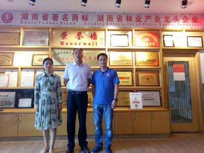 市縣領導陪同旅游外事僑務局一行蒞臨視察“中南神箭”