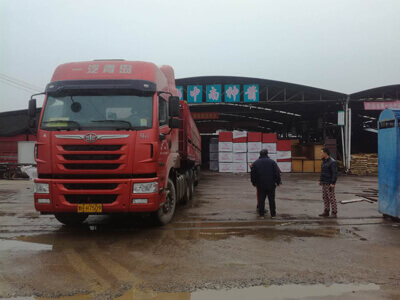 中南神箭竹膠板正發往江蘇揚州