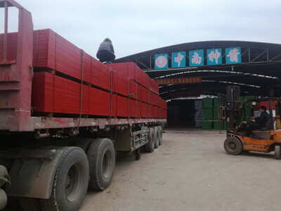 中南神箭竹膠板正發(fā)往湖南新寧