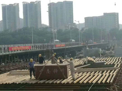 中南神箭竹膠板在江蘇中南集團現(xiàn)場使用圖