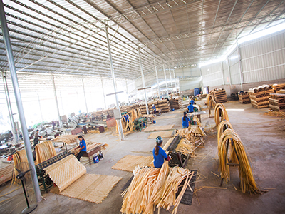 竹膠板半成品生產中 竹膠板半成品生產中