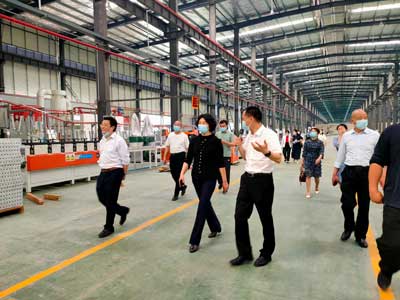市人大代表一行參觀鋁模工廠 市人大代表一行參觀鋁模工廠