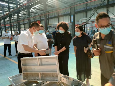 市人大代表一起了解鋁模配件 市人大代表一起了解鋁模配件