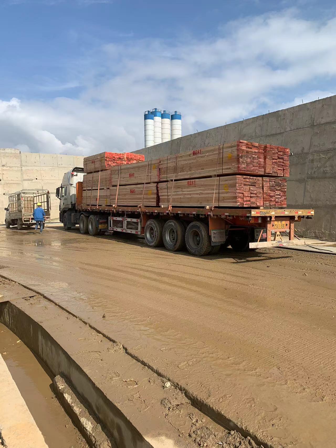 中南神箭·案例|深圳某樓盤使用我司建筑木方 中南神箭·案例|深圳某樓盤使用我司建筑木方