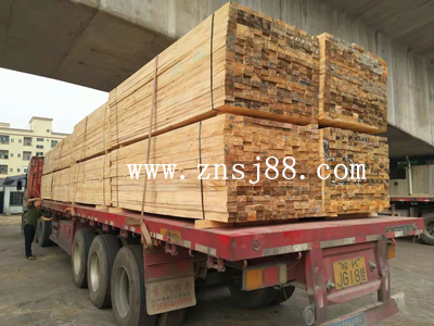 中南神箭建筑木方待發往廣西防城港