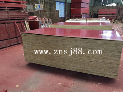 中南神箭未上邊的竹膠板 中南神箭未上邊的竹膠板