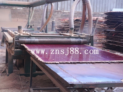 中南神箭竹膠板制作現場 中南神箭竹膠板制作現場