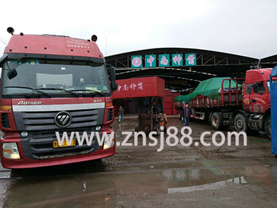 中南神箭竹膠板待發往四川南充 中南神箭竹膠板待發往四川南充