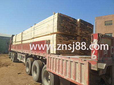 中南神箭鐵杉建筑木方待發(fā)往廣東珠海 中南神箭鐵杉建筑木方待發(fā)往廣東珠海