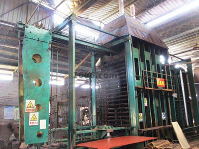 竹膠板熱壓中 竹膠板熱壓中