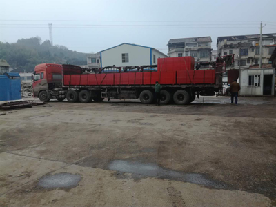 竹膠板發車中 竹膠板發車中